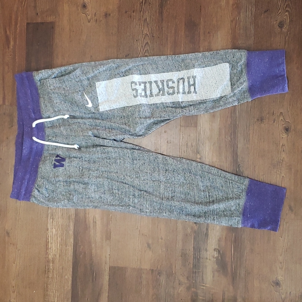 Nike WA Huskies capri joggers, EUC!